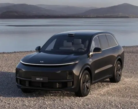 从连续盈利到单季亏损,仅仅是因为MEGA?理想的转型之路能顺吗?