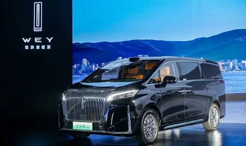 魏牌九年换八帅:刚卖爆就换CEO,魏建军的 “急”掐住品牌的命?